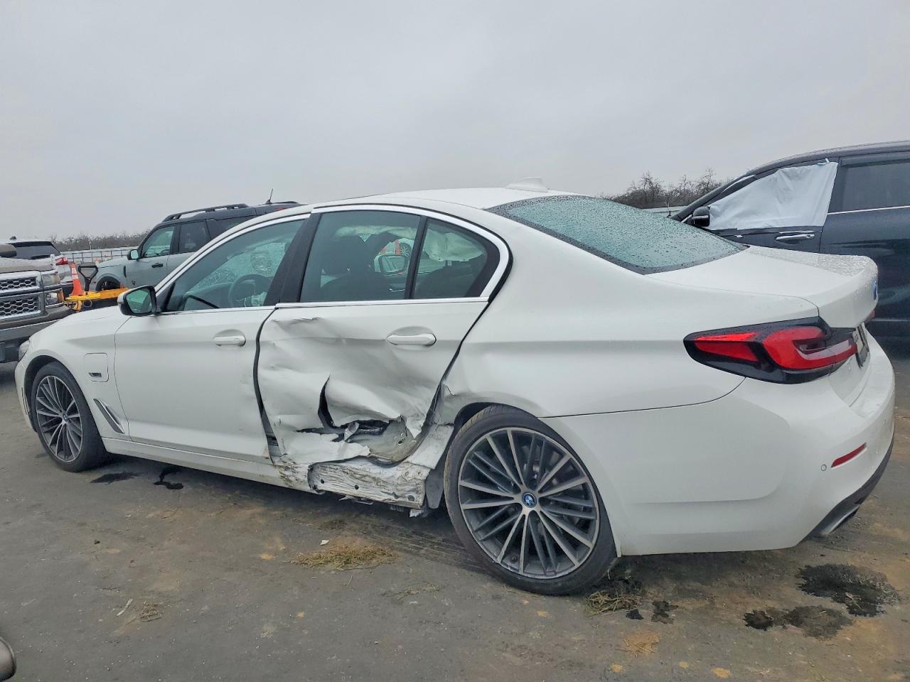2023 BMW 530E photo 2