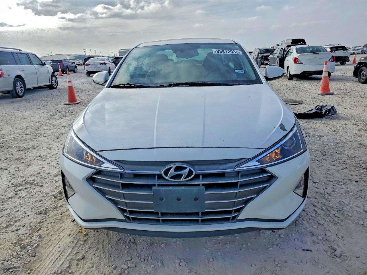 2020 HYUNDAI ELANTRA photo 5