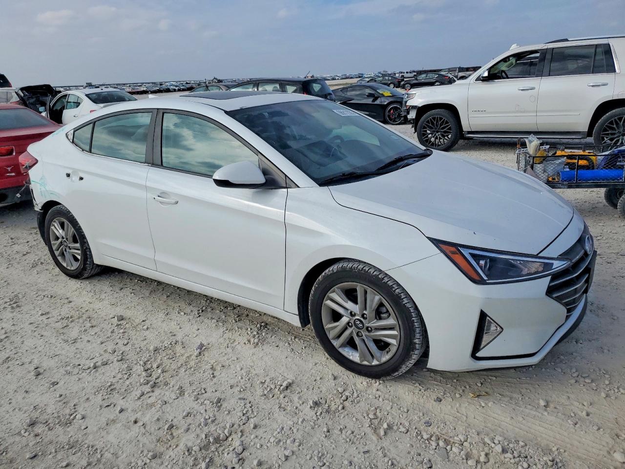 2020 HYUNDAI ELANTRA photo 4