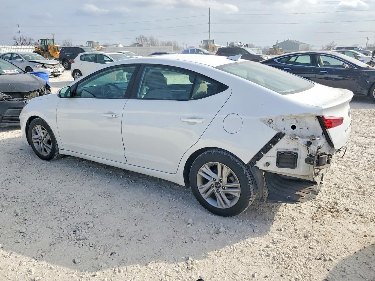 2020 HYUNDAI ELANTRA photo 2