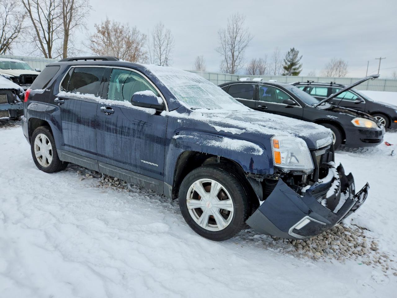 2017 GMC TERRAIN SLE photo 4