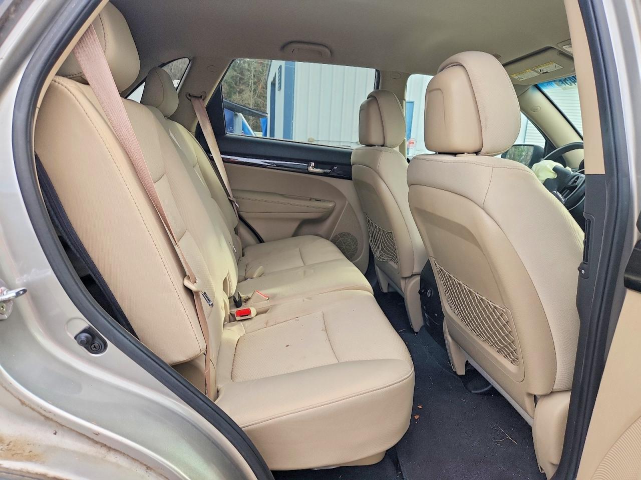 2013 KIA SORENTO LX photo 11