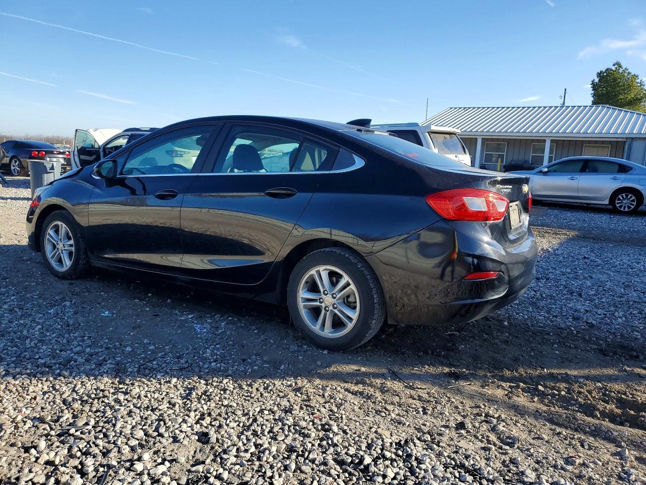 2017 CHEVROLET CRUZE LT photo 2
