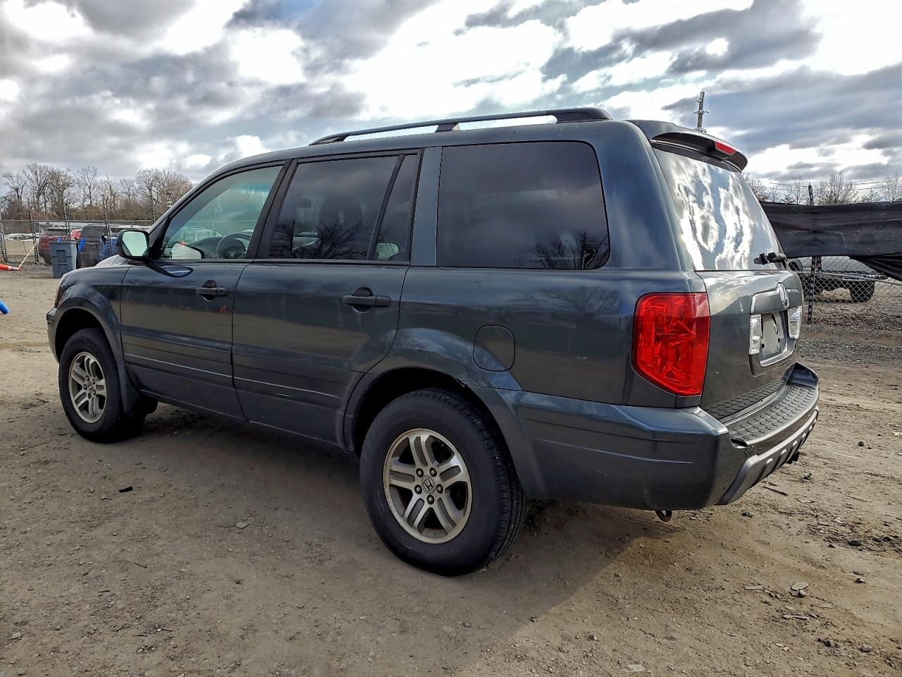 2003 HONDA PILOT EXL photo 2