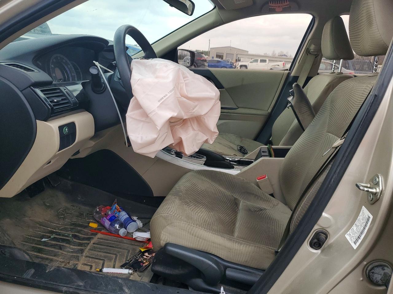 2016 HONDA ACCORD LX photo 7