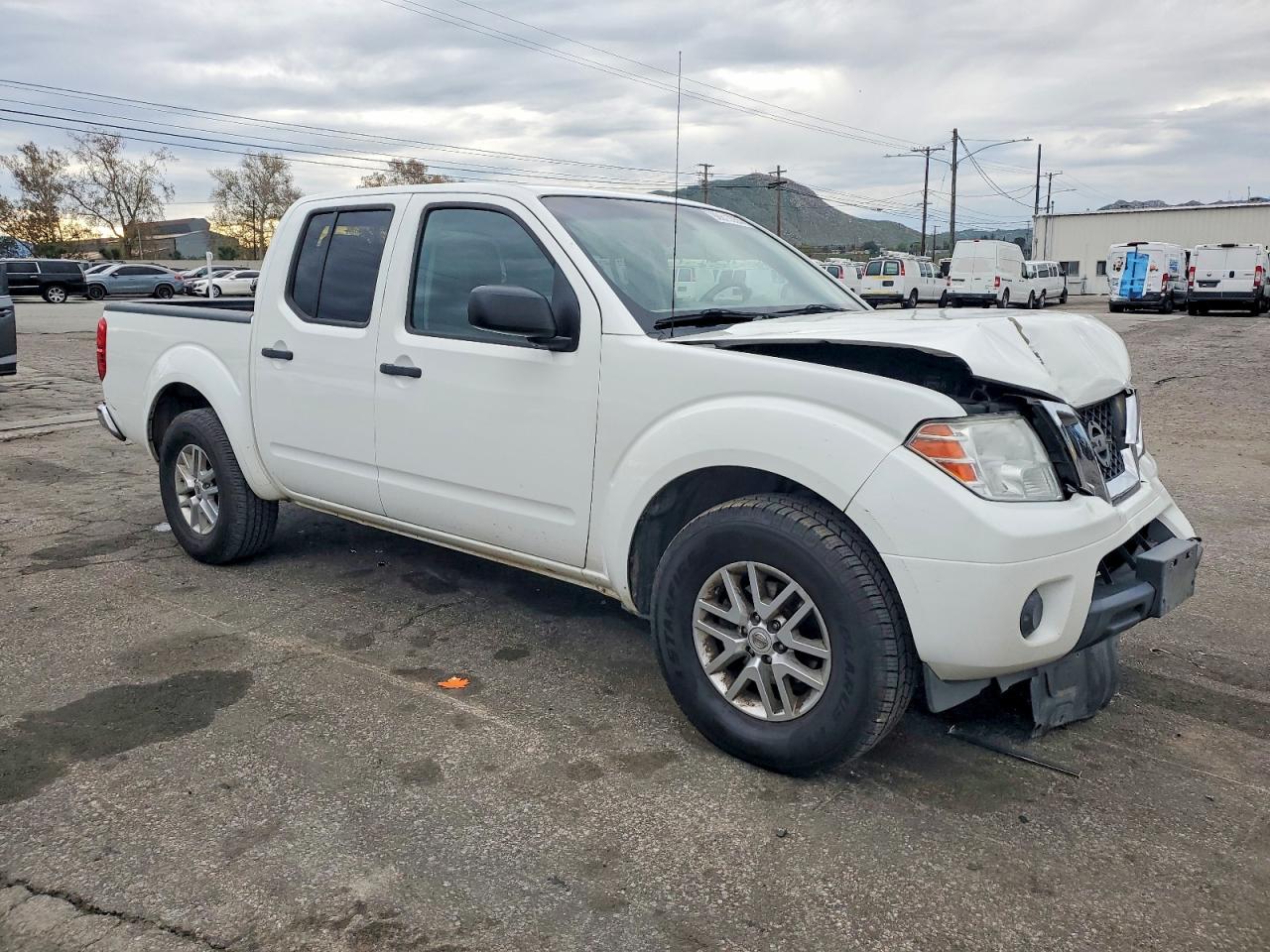 2019 NISSAN FRONTIER S photo 4