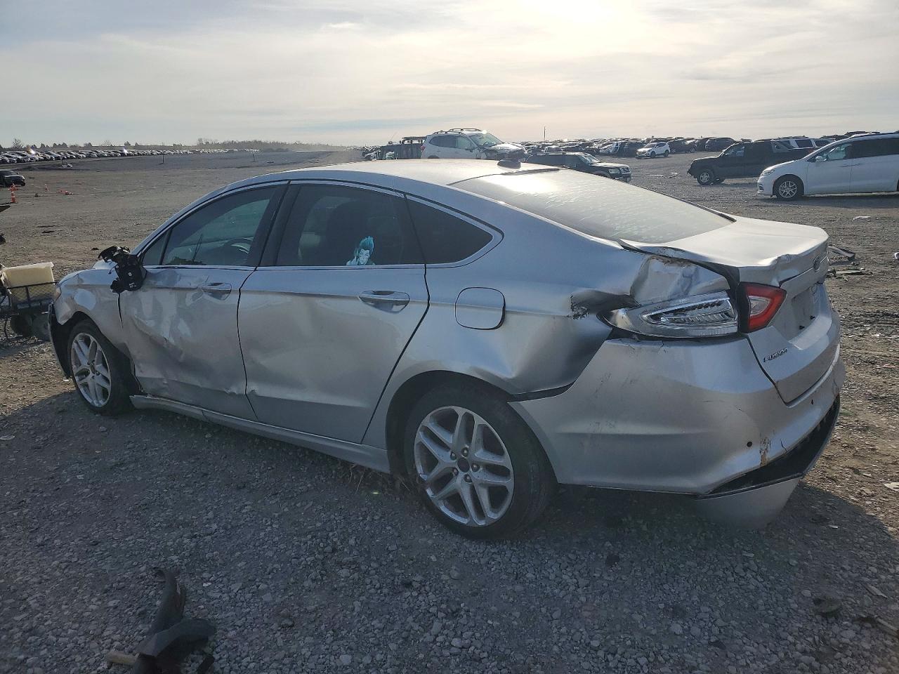 2014 FORD FUSION SE photo 4