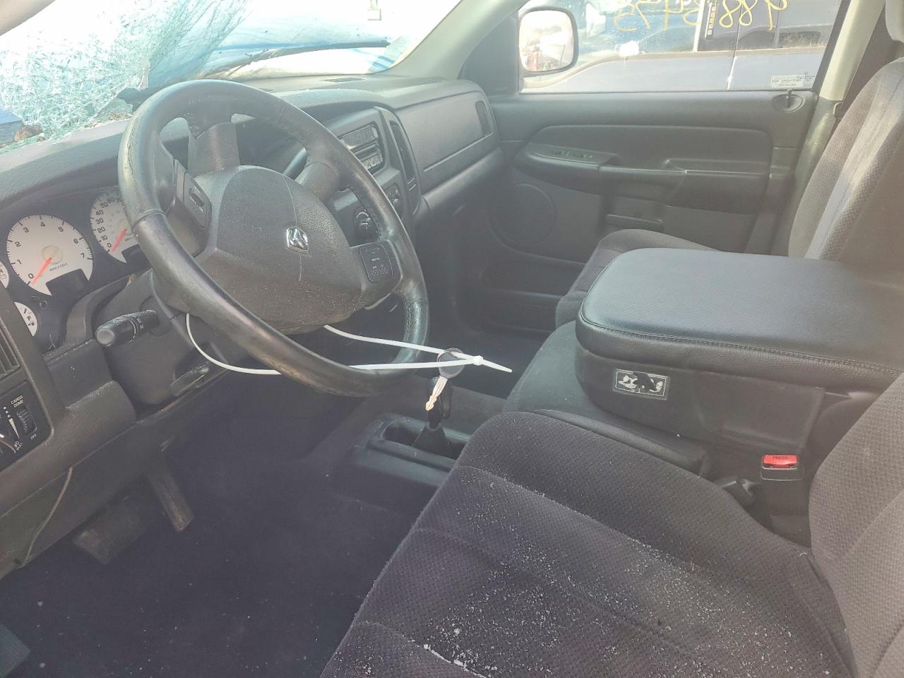 2004 DODGE RAM 1500 ST photo 7