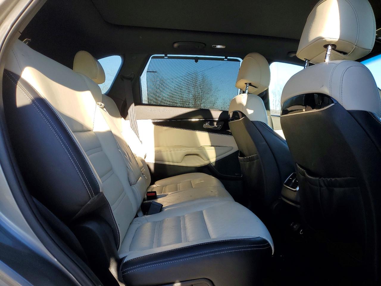 2017 KIA SORENTO photo 11