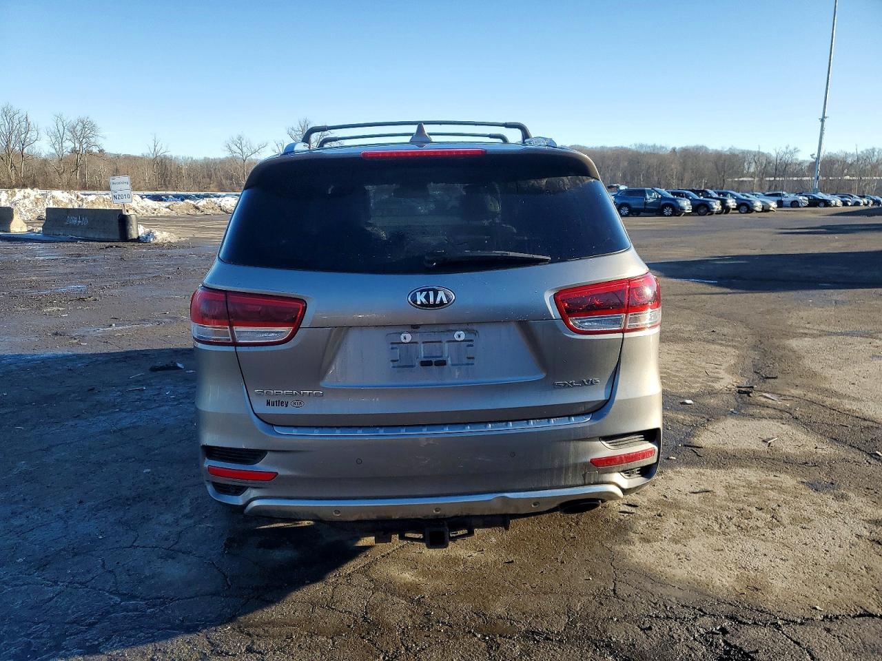 2017 KIA SORENTO photo 6