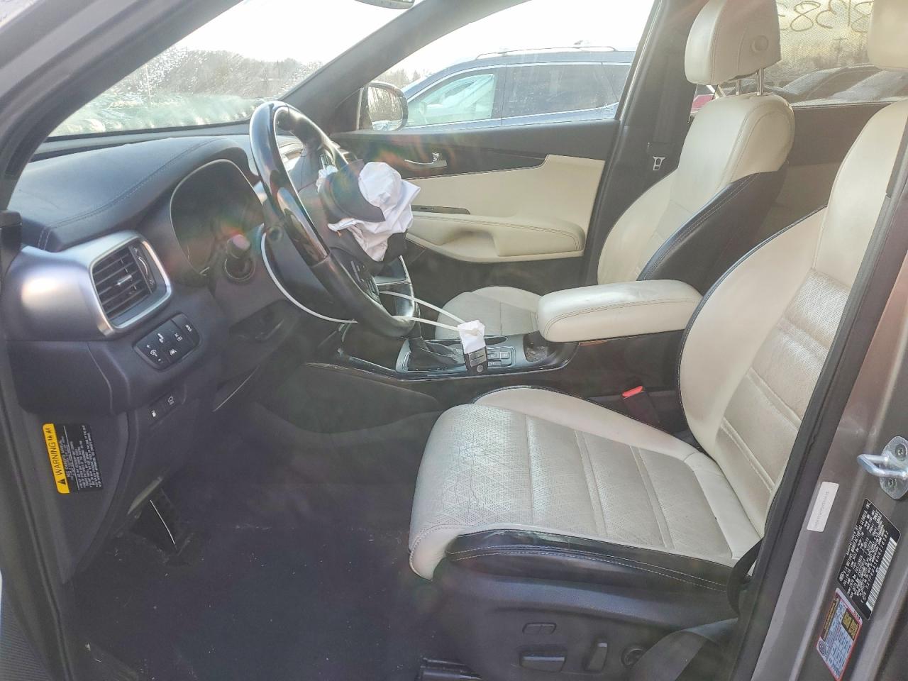 2017 KIA SORENTO photo 7
