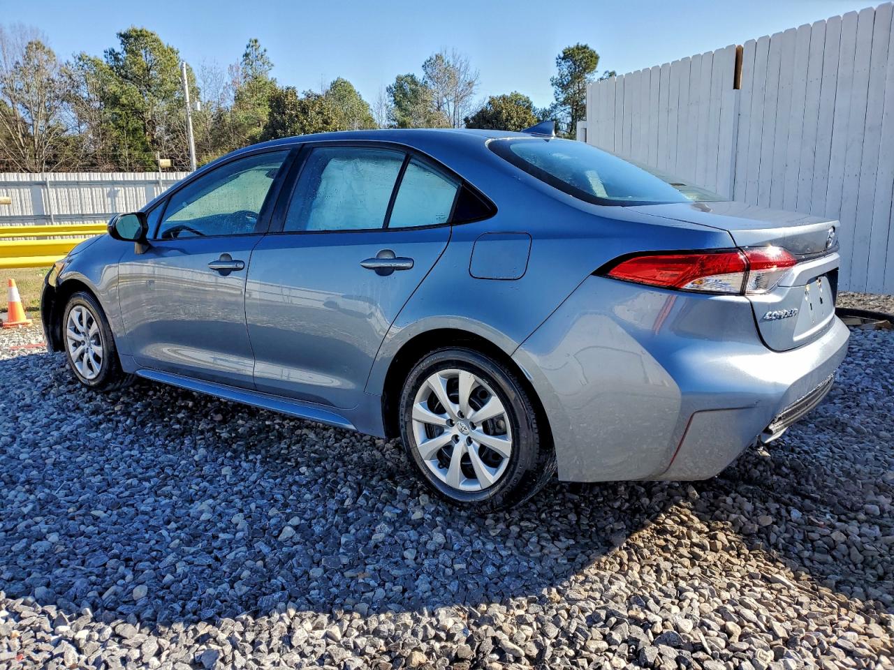 2023 TOYOTA COROLLA LE photo 2