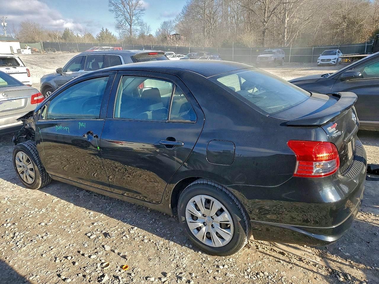 2009 TOYOTA YARIS photo 2