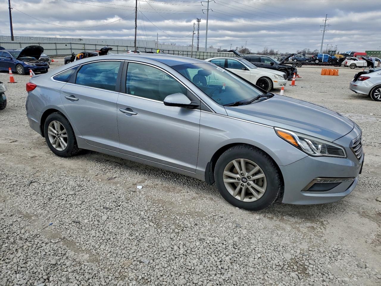 2015 HYUNDAI SONATA SE photo 4