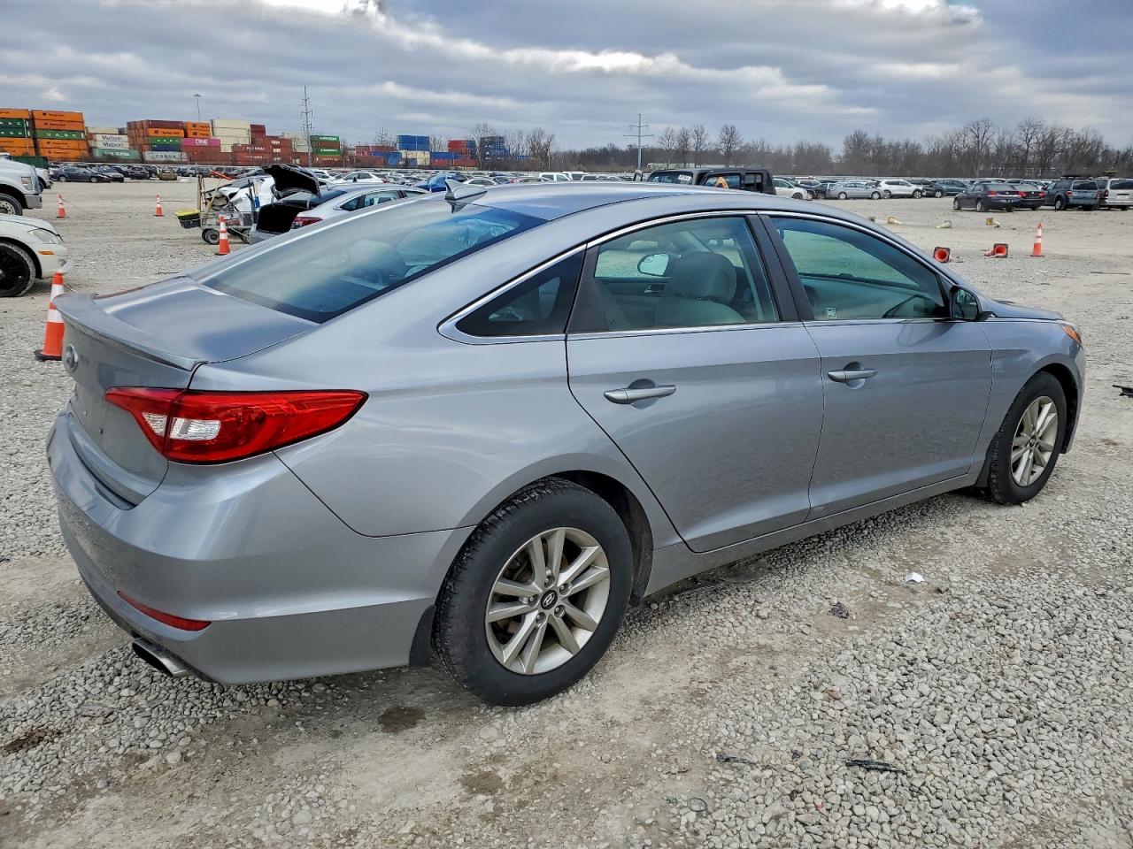 2015 HYUNDAI SONATA SE photo 3