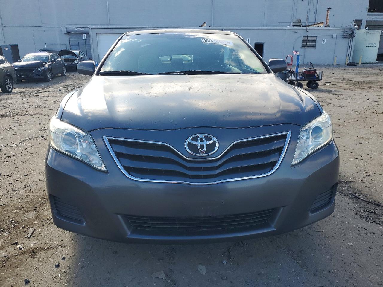 2011 TOYOTA CAMRY BASE photo 5