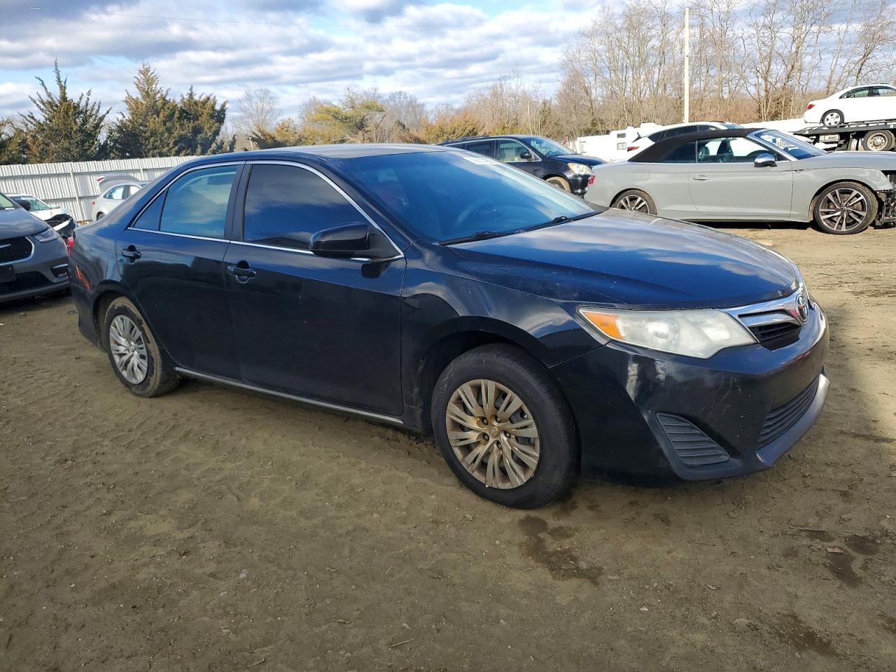 2014 TOYOTA CAMRY L photo 4