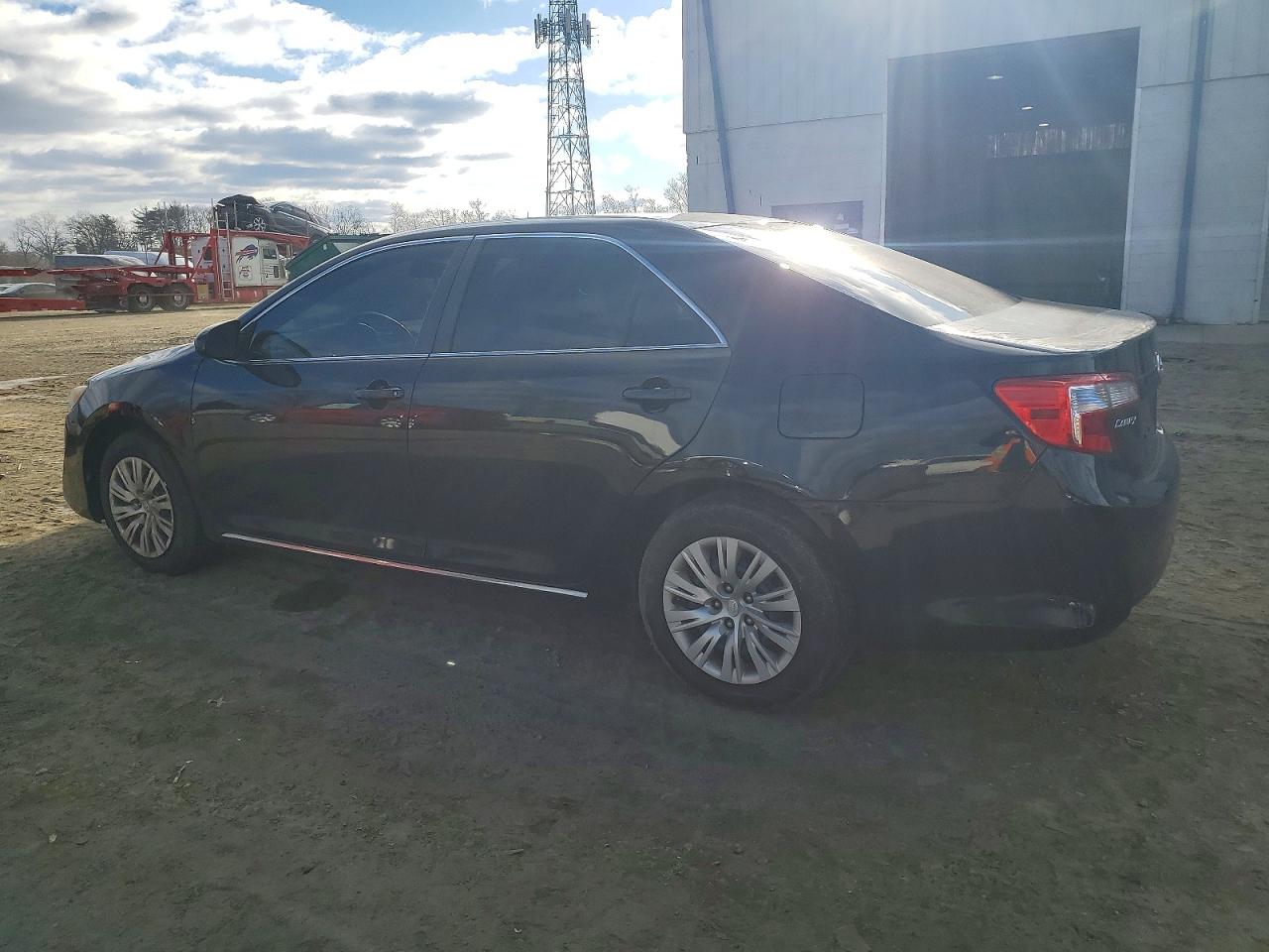2014 TOYOTA CAMRY L photo 2