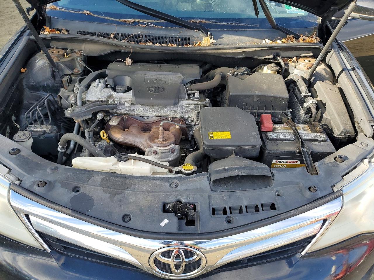 2014 TOYOTA CAMRY L photo 11