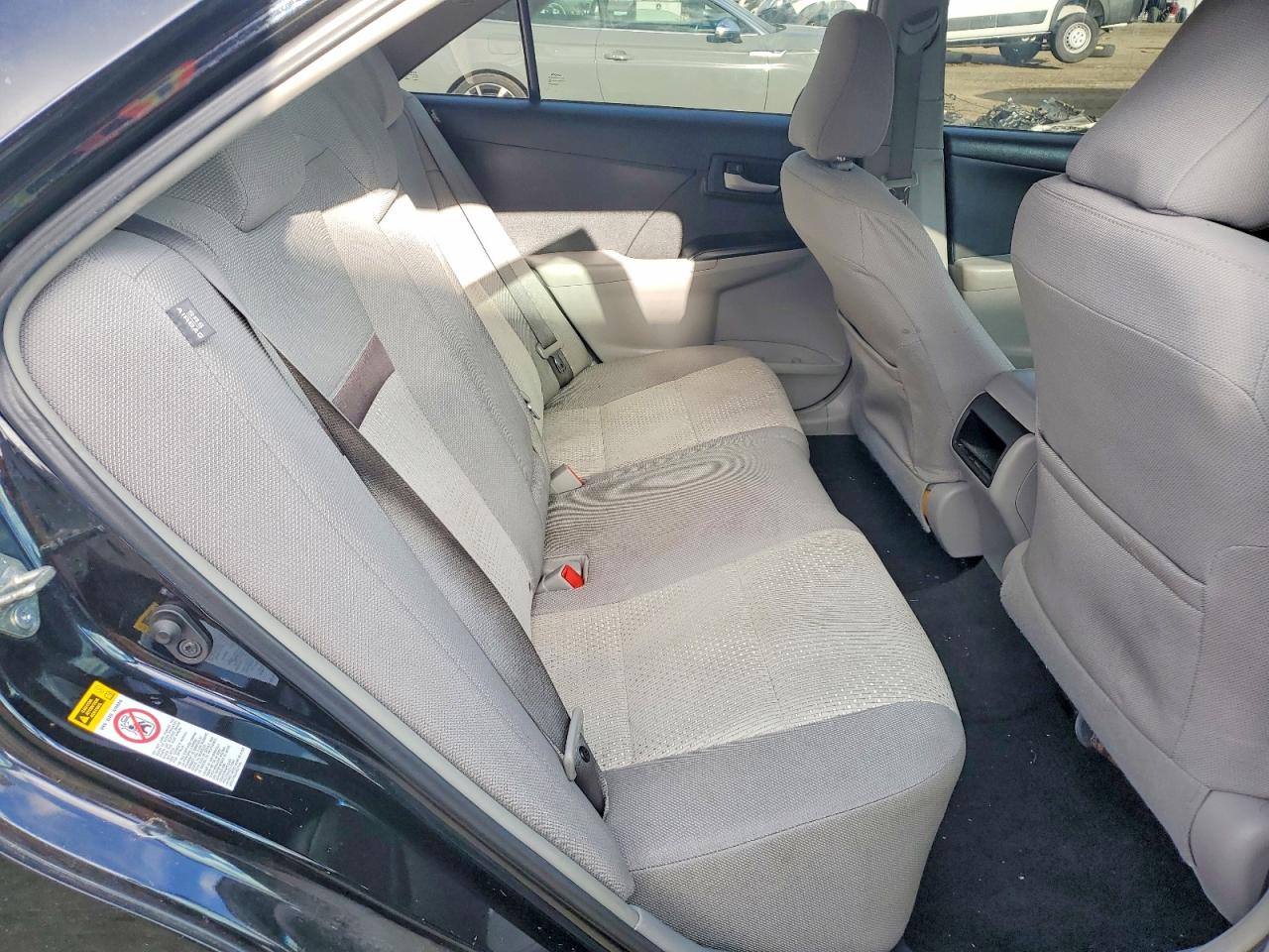 2014 TOYOTA CAMRY L photo 10