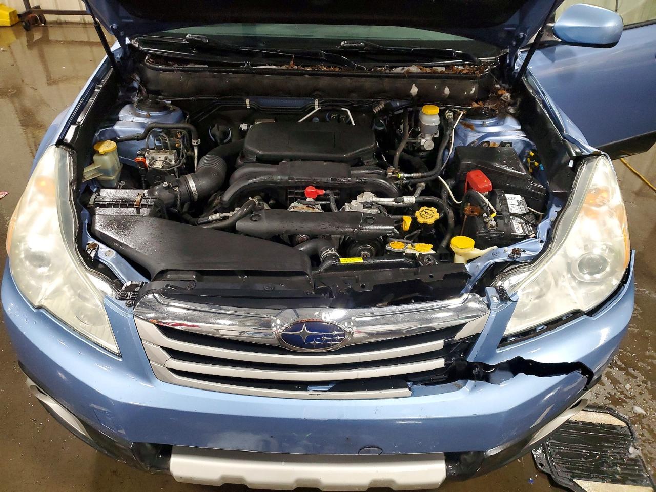 2010 SUBARU OUTBACK 2.5I PREMIUM photo 11
