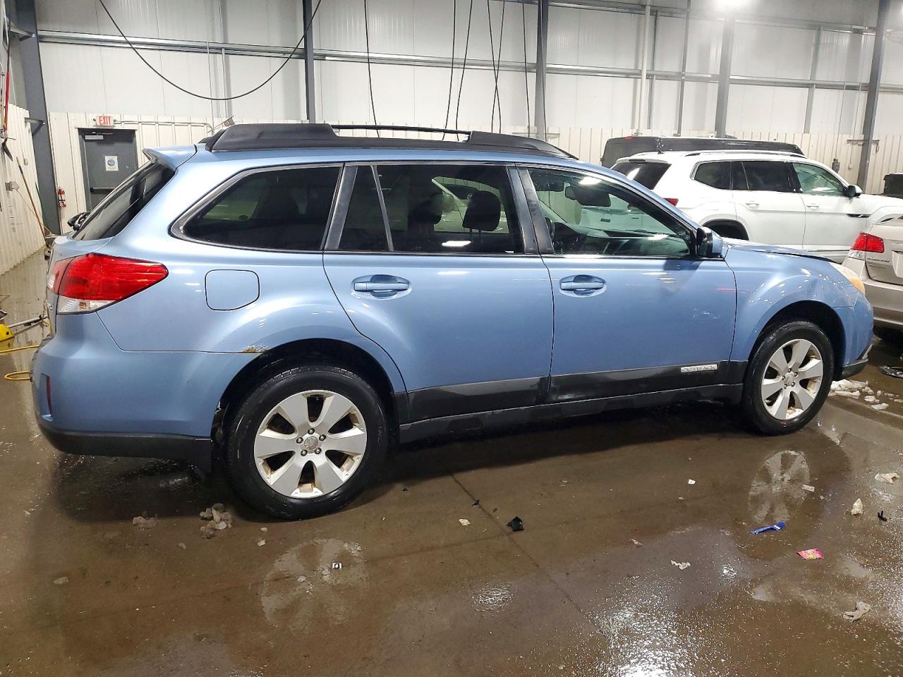 2010 SUBARU OUTBACK 2.5I PREMIUM photo 3