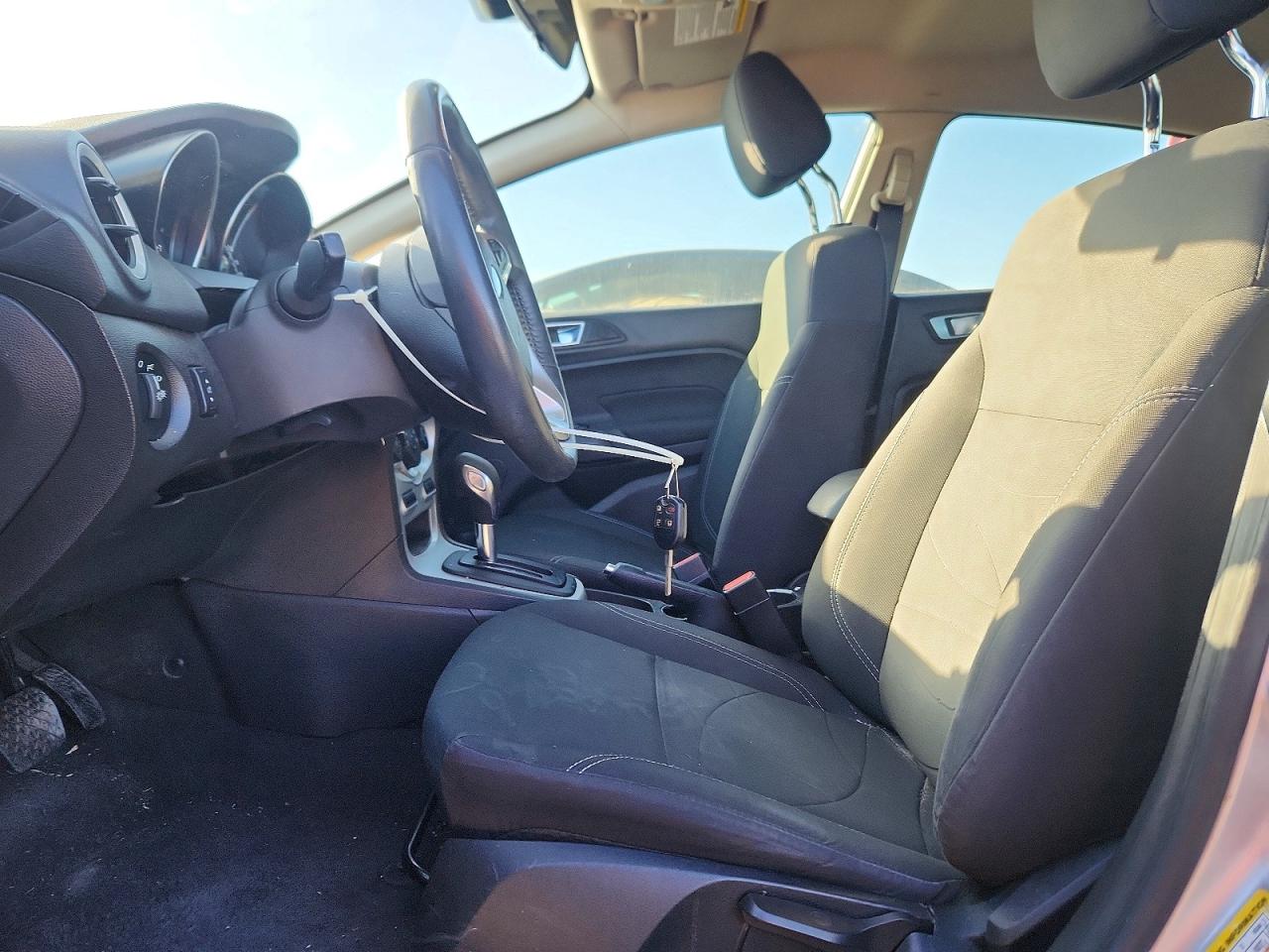 2016 FORD FIESTA SE photo 7