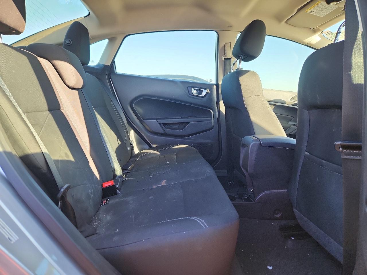 2016 FORD FIESTA SE photo 10