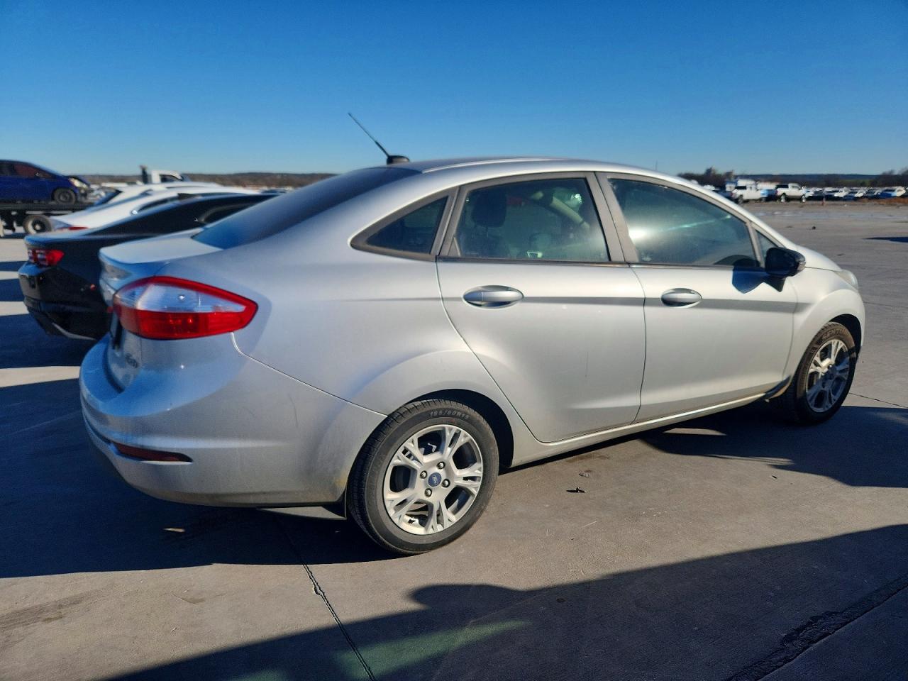 2016 FORD FIESTA SE photo 3