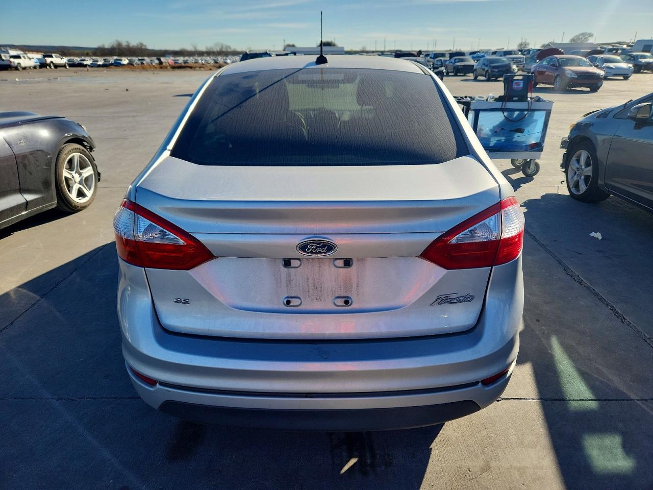 2016 FORD FIESTA SE photo 6