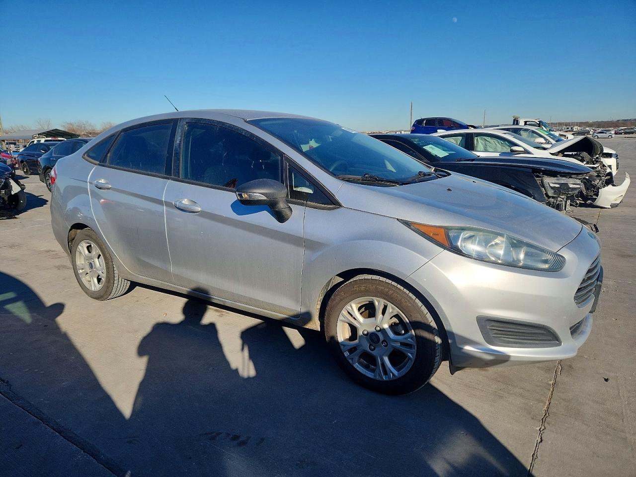 2016 FORD FIESTA SE photo 4