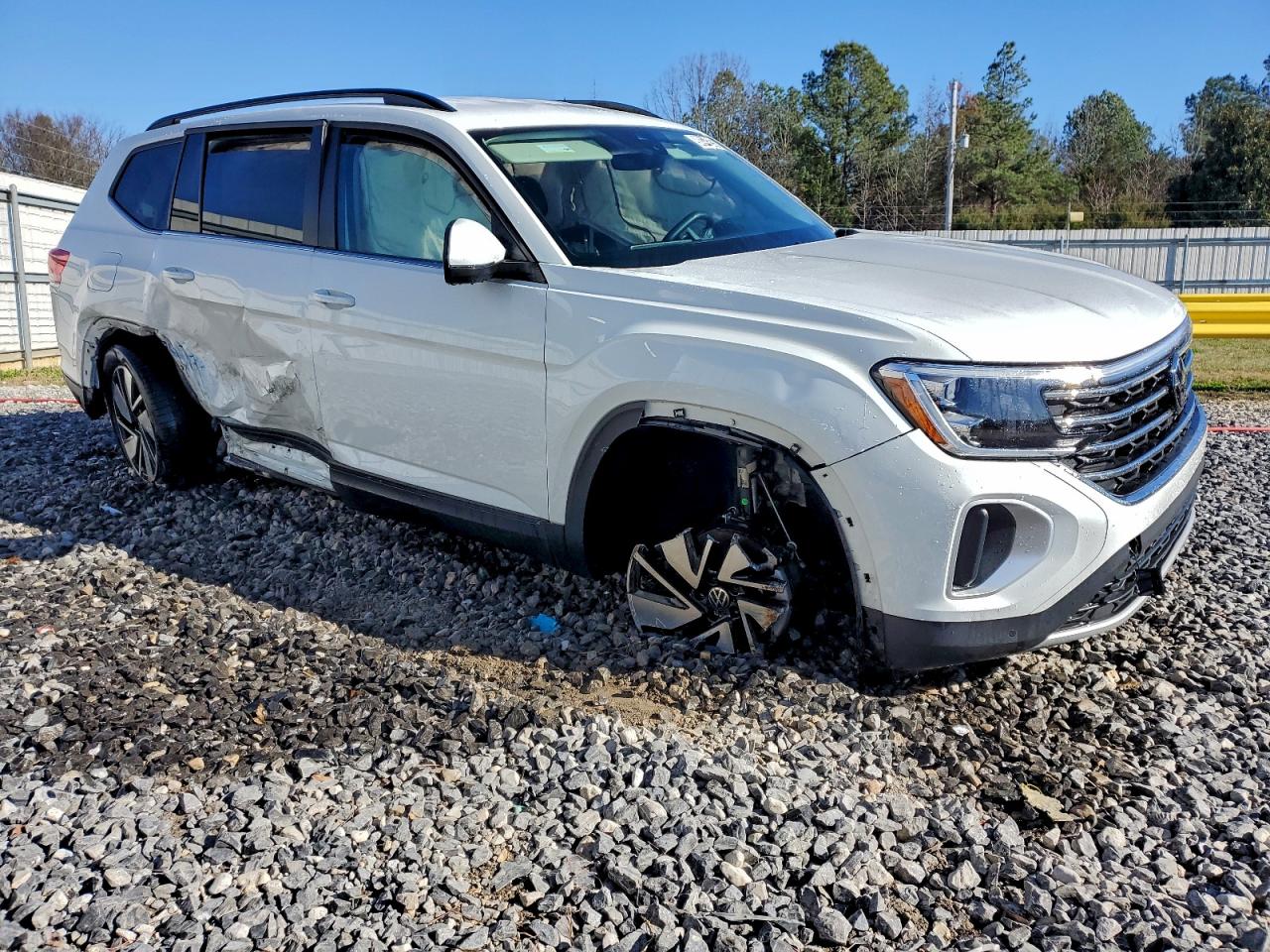 2024 VOLKSWAGEN ATLAS SE photo 4