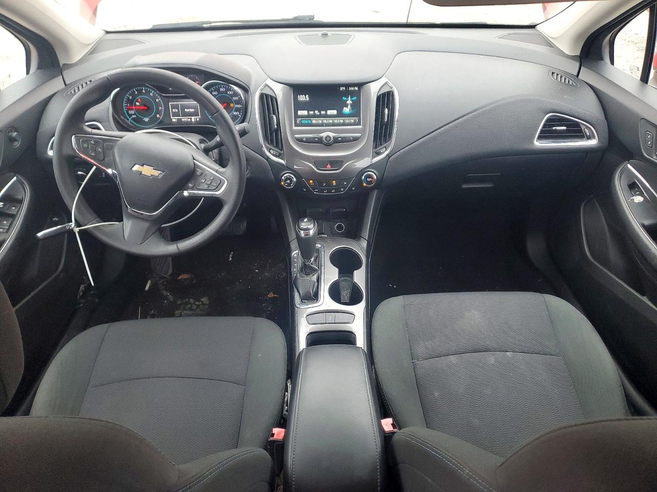 2017 CHEVROLET CRUZE LT photo 8