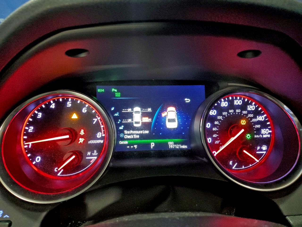 2018 TOYOTA CAMRY XSE photo 9