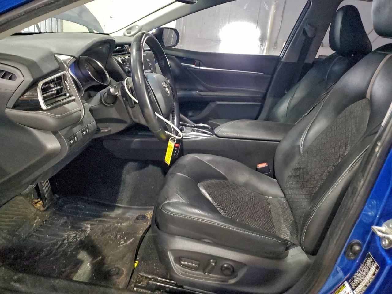 2018 TOYOTA CAMRY XSE photo 7