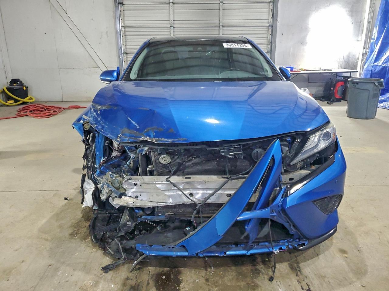 2018 TOYOTA CAMRY XSE photo 5