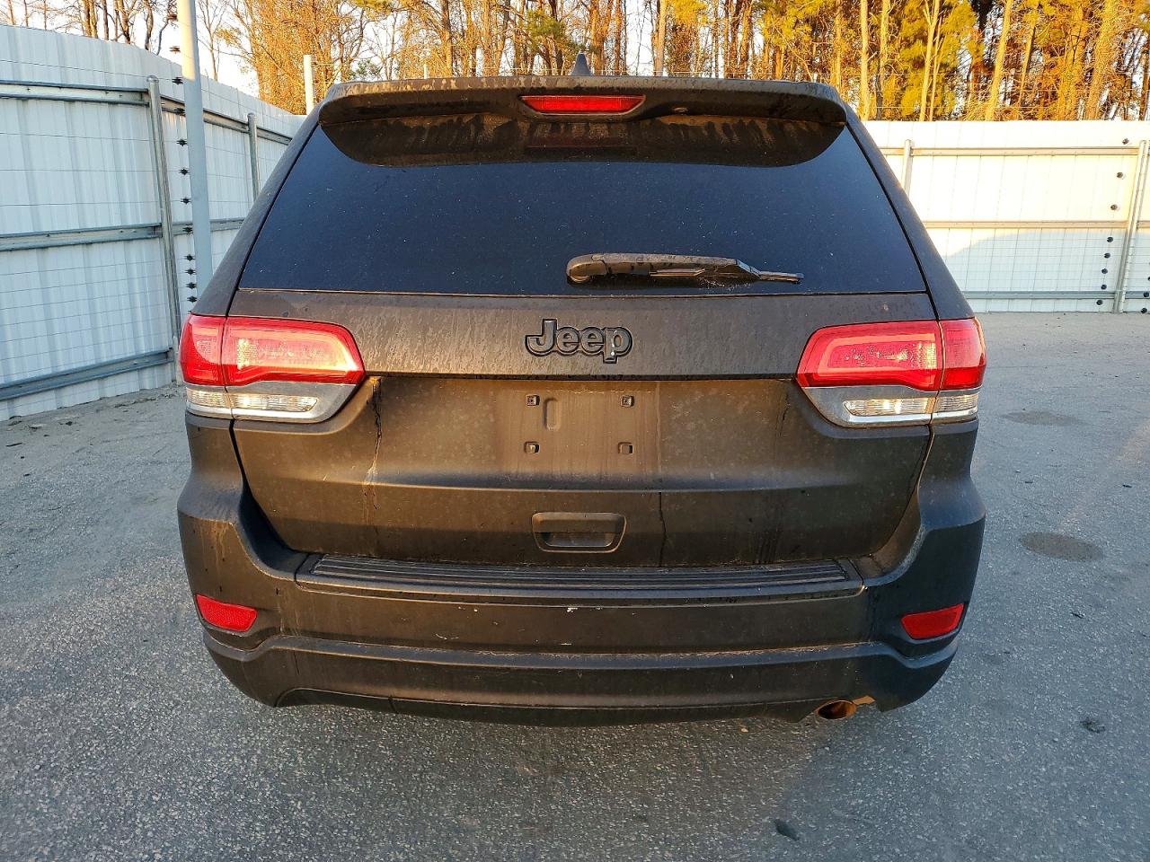 2015 JEEP GRAND CHEROKEE LAREDO photo 6