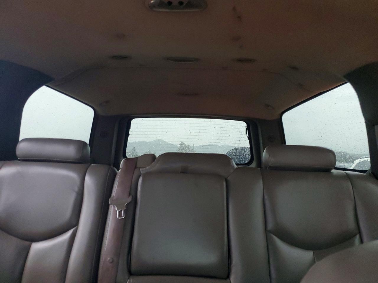 2004 CHEVROLET SUBURBAN C1500 photo 10