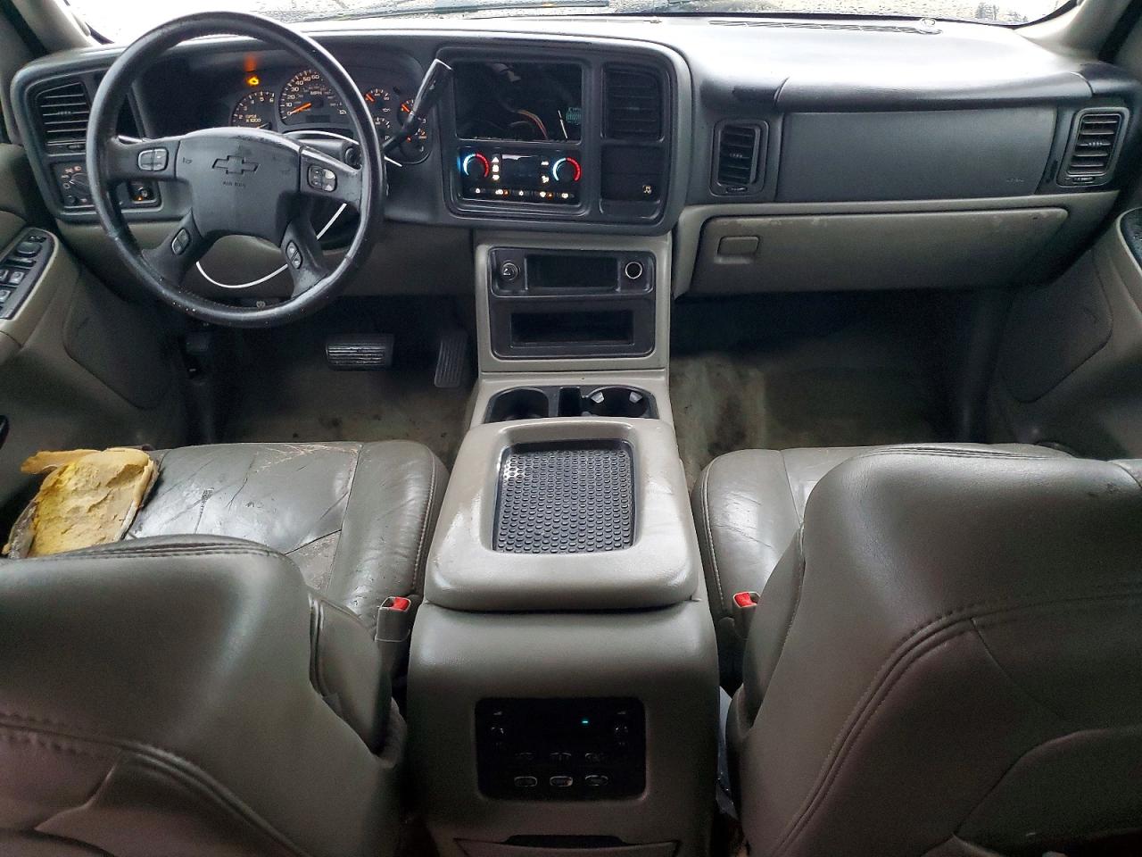 2004 CHEVROLET SUBURBAN C1500 photo 8