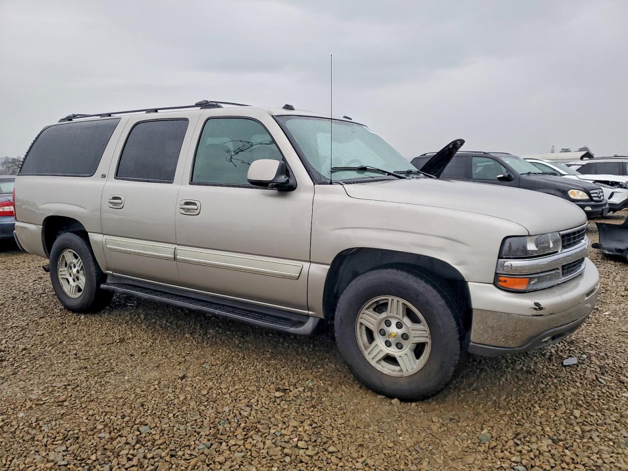 2004 CHEVROLET SUBURBAN C1500 photo 4