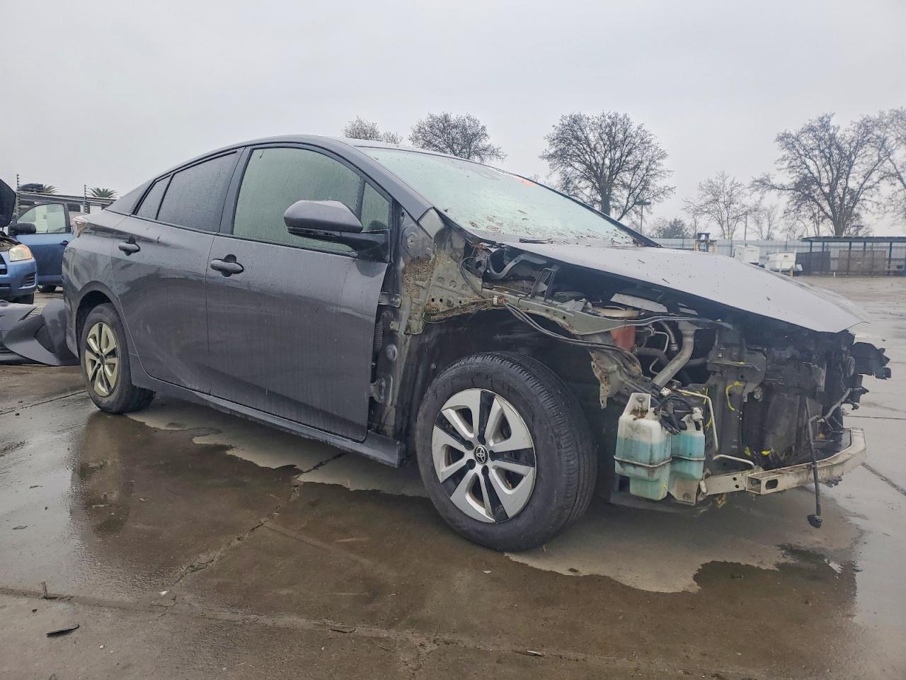 2017 TOYOTA PRIUS photo 4