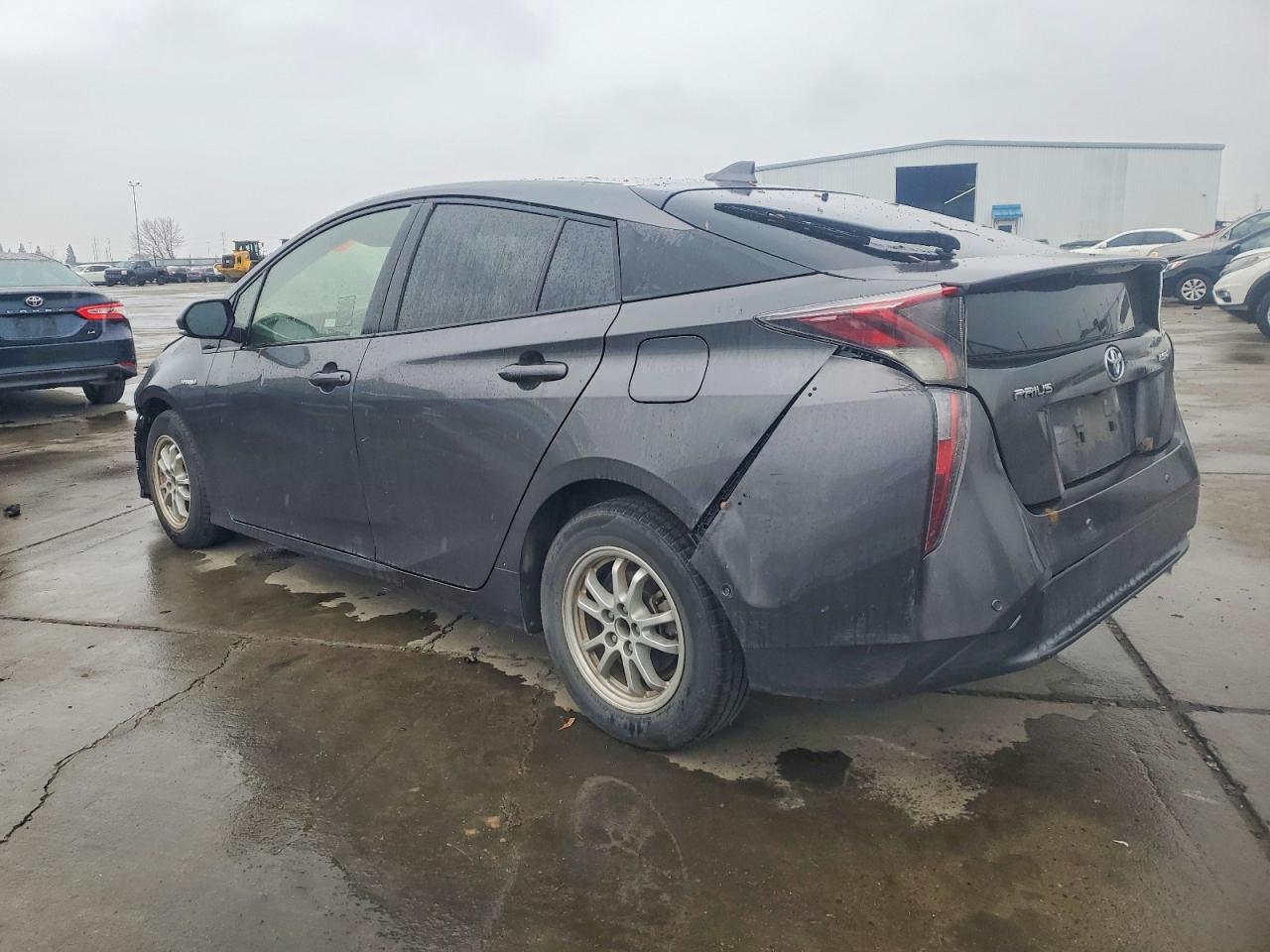 2017 TOYOTA PRIUS photo 2