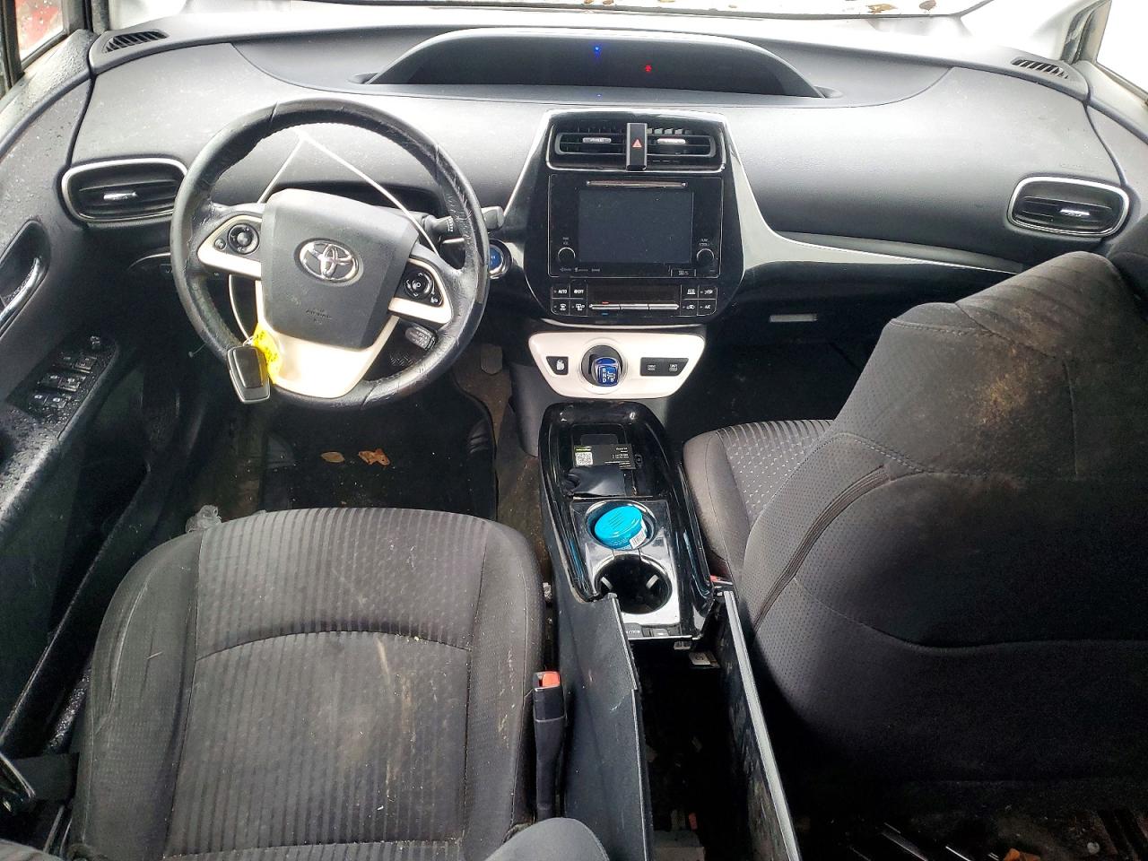2017 TOYOTA PRIUS photo 8