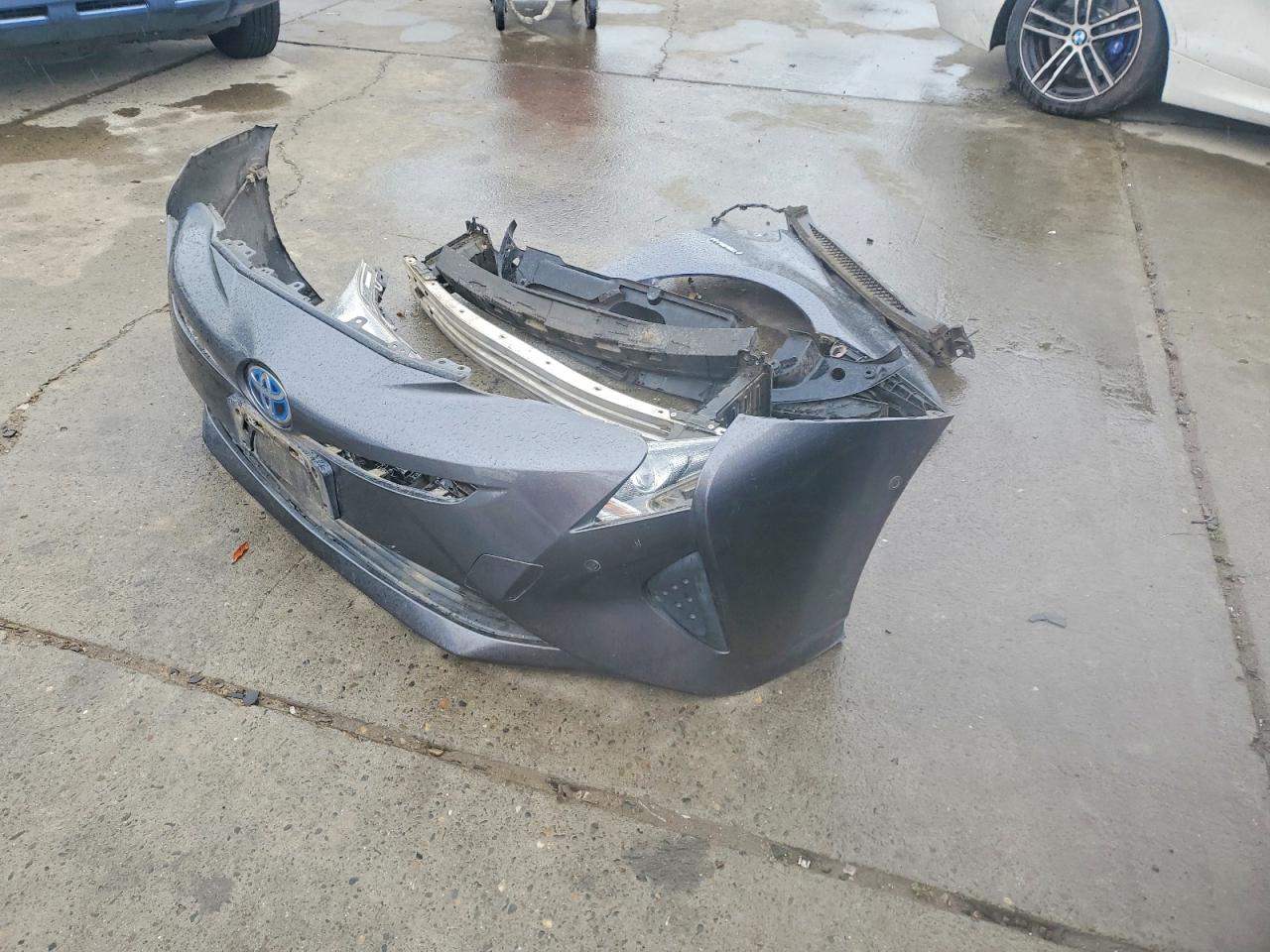 2017 TOYOTA PRIUS photo 12