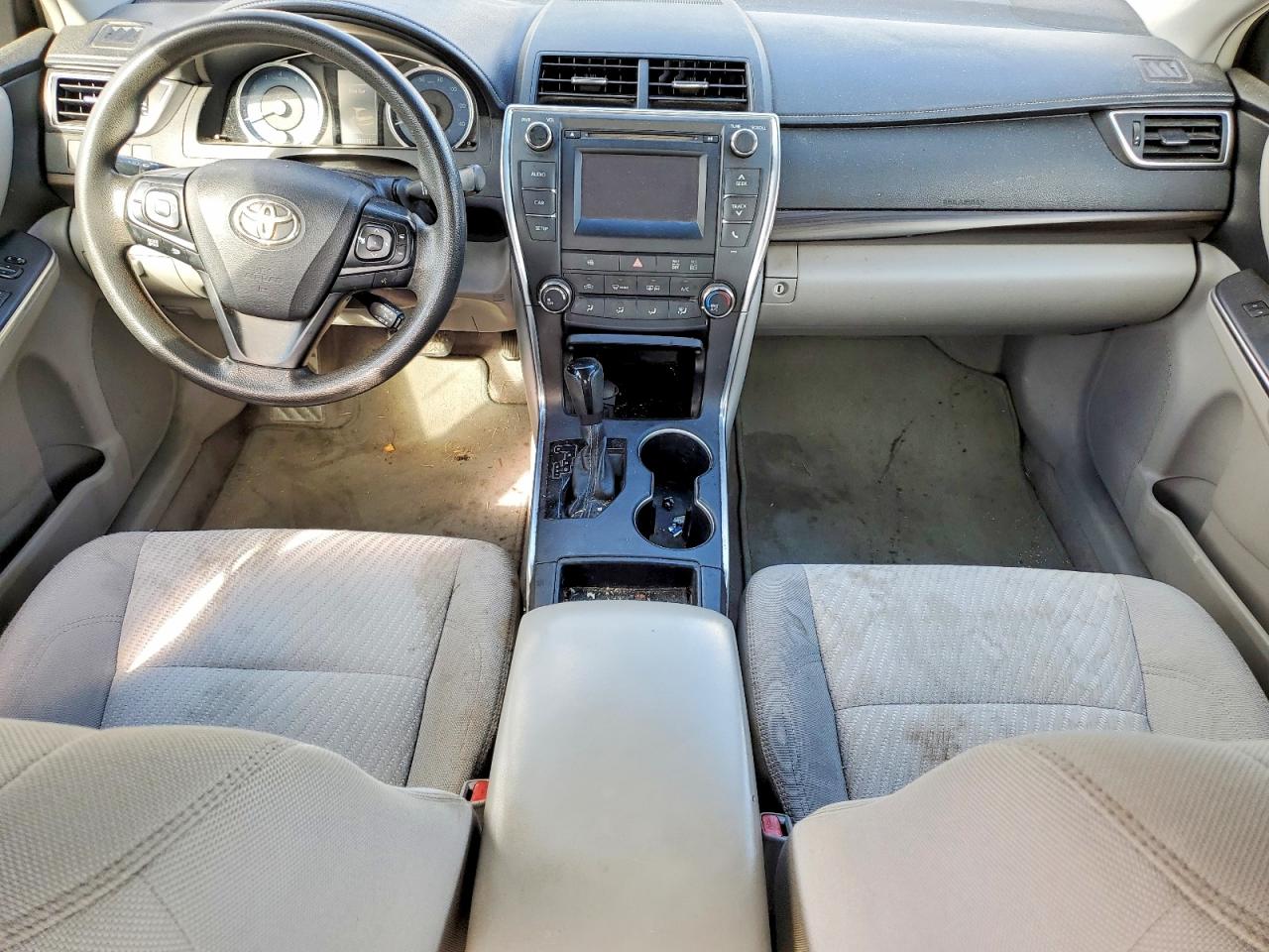 2017 TOYOTA CAMRY LE photo 8
