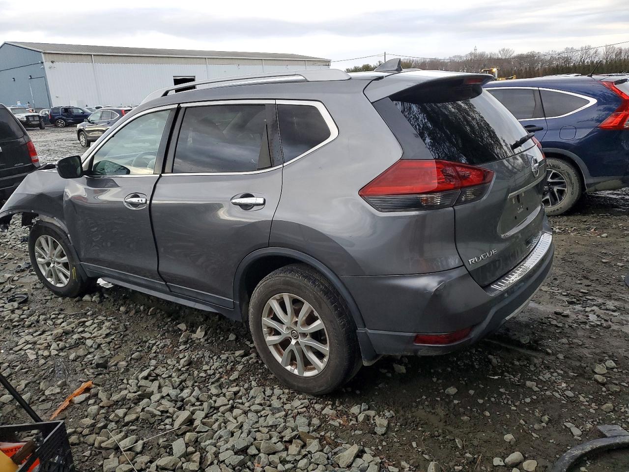 2018 NISSAN ROGUE S photo 2