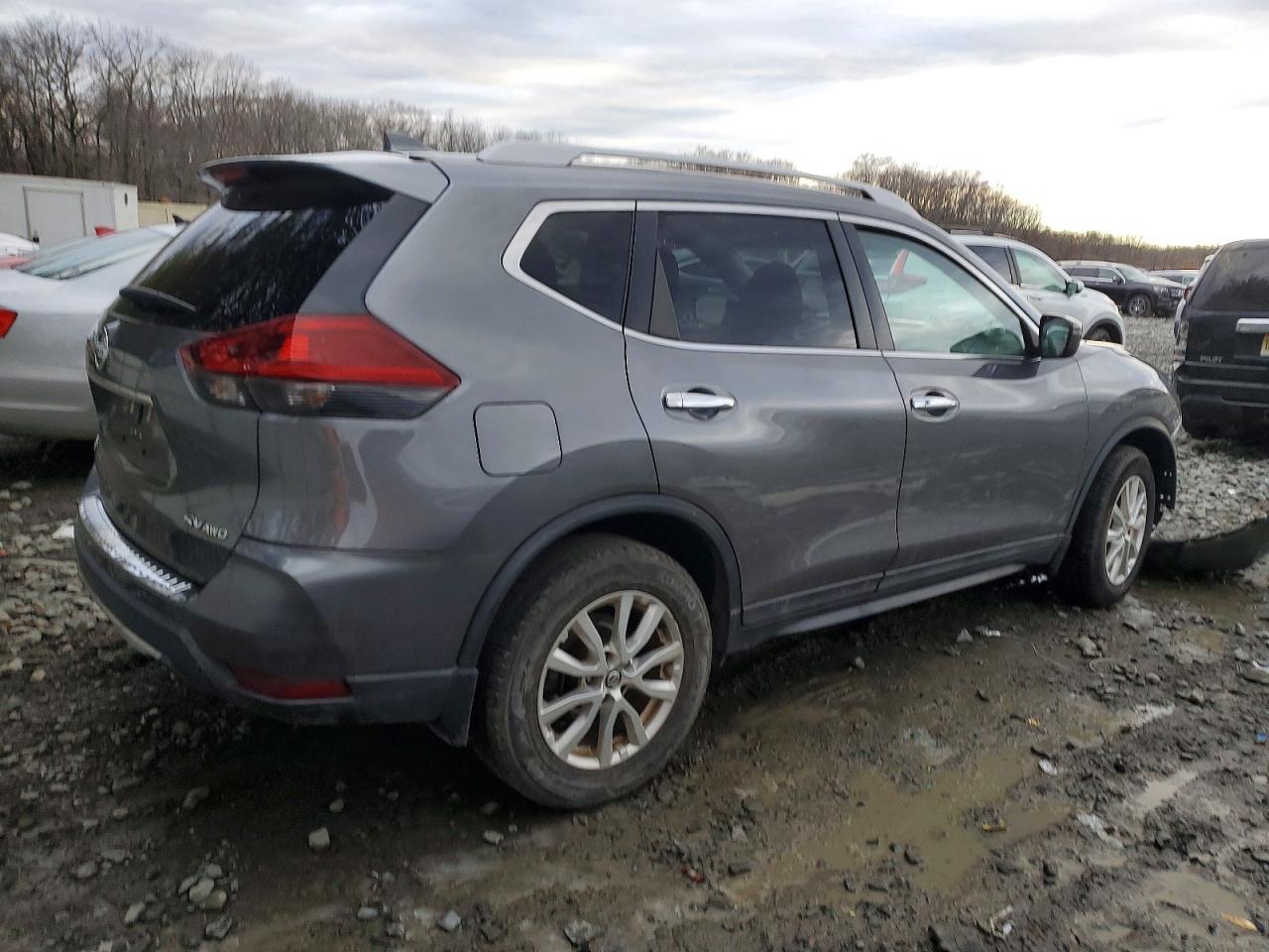 2018 NISSAN ROGUE S photo 3