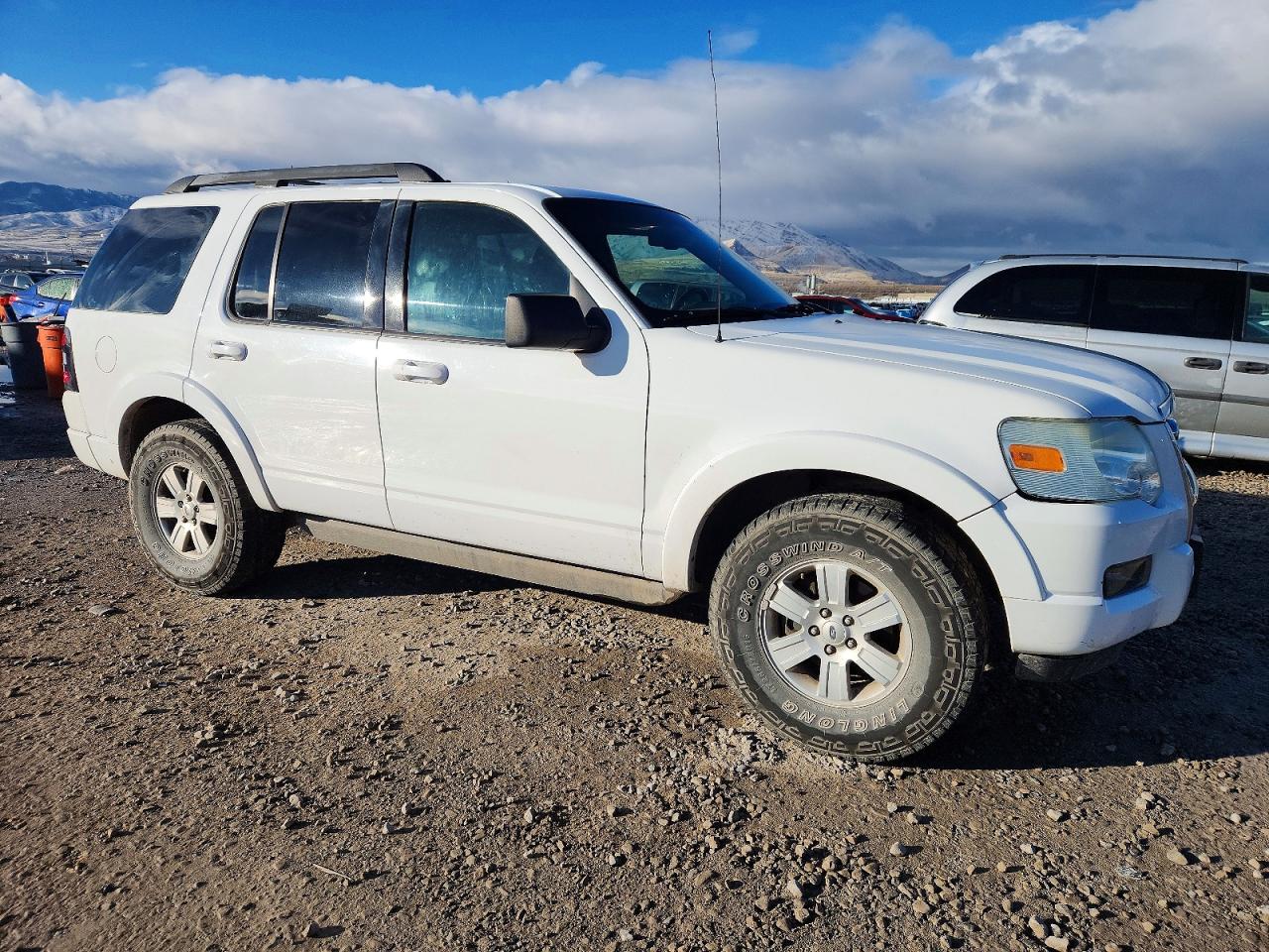 2009 FORD EXPLORER XLT photo 4