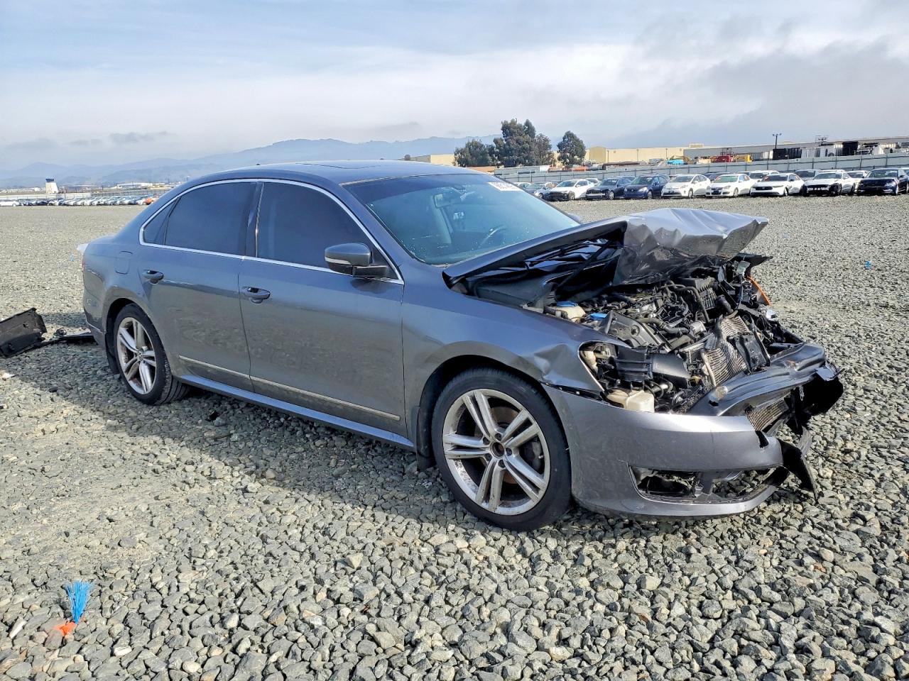 2015 VOLKSWAGEN PASSAT SE photo 4