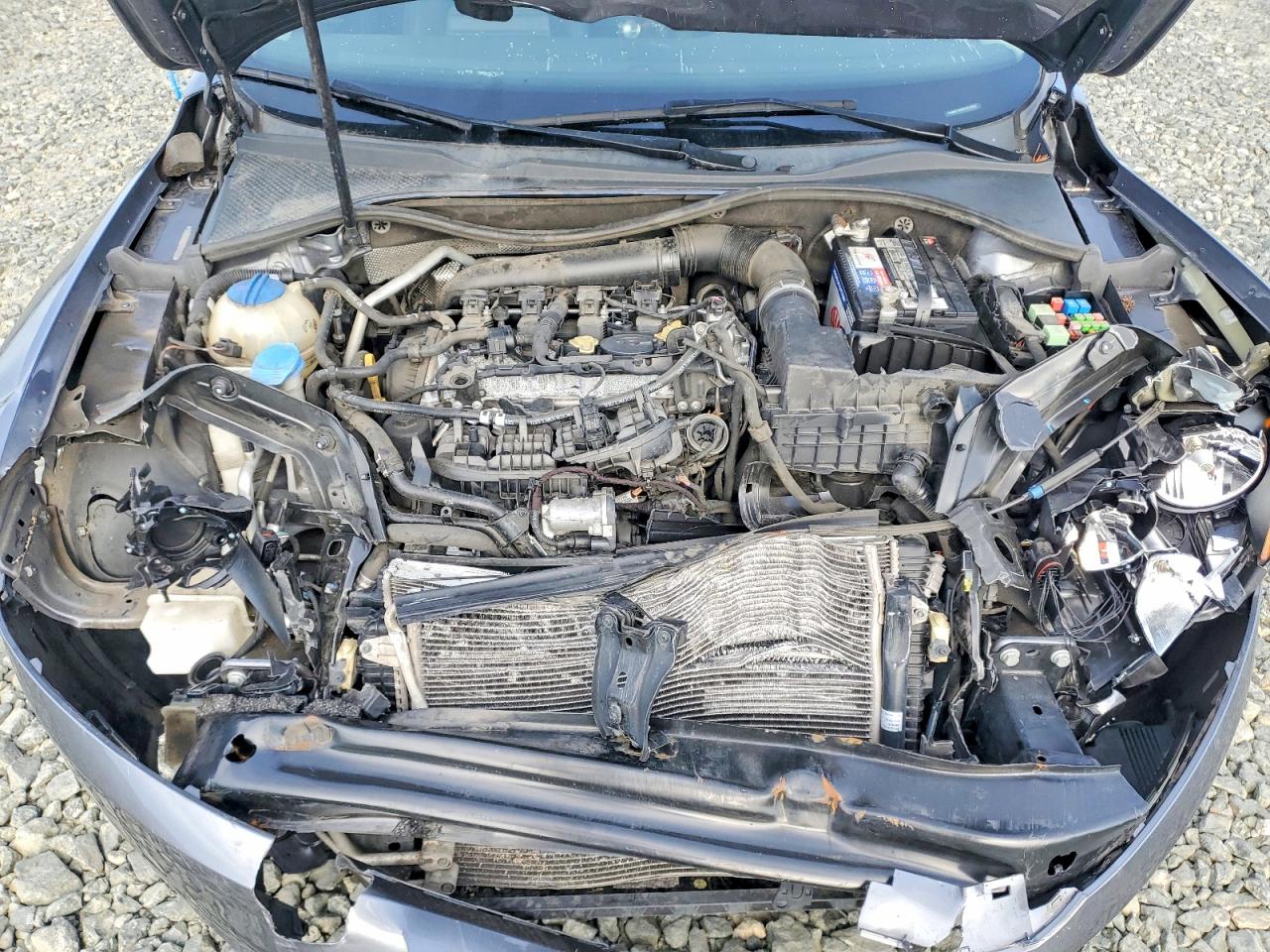 2015 VOLKSWAGEN PASSAT SE photo 11